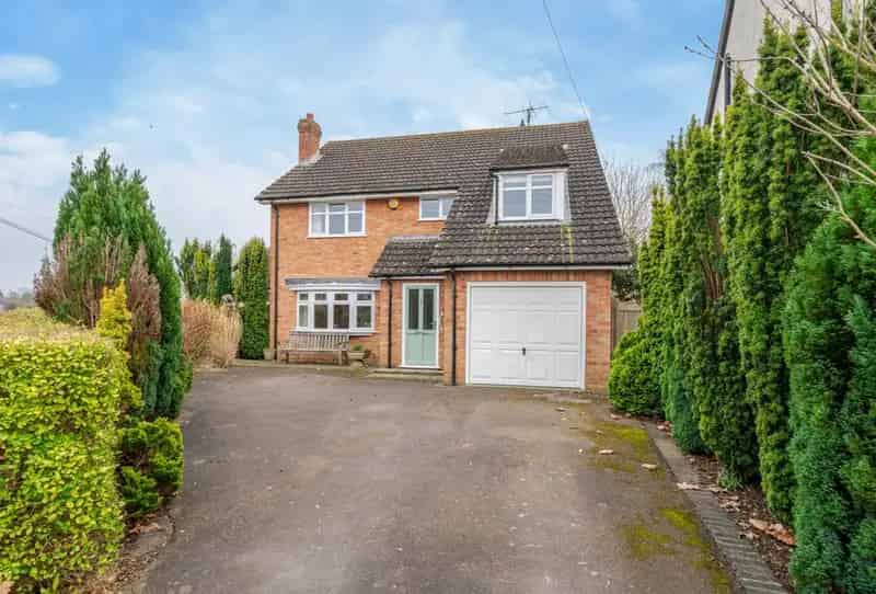 5 bedroom detached house for sale