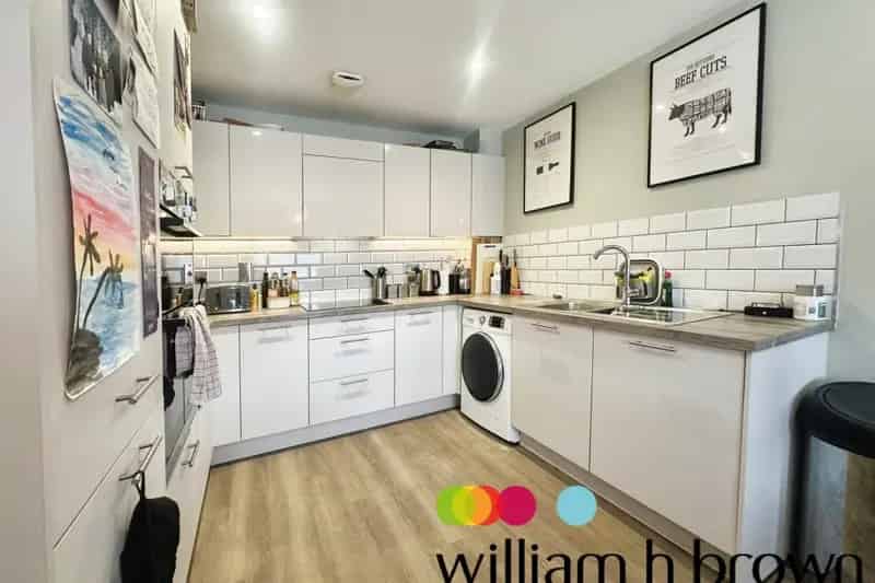 4-Bedroom House with Garden, Parking and Garage