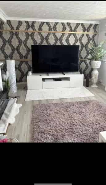 2 Bed Flat Swap Farnborough - Large Garden - Pets Allowed