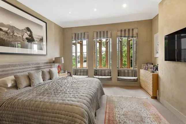 Detached house for sale in Cheyne Walk, Chelsea, London SW10