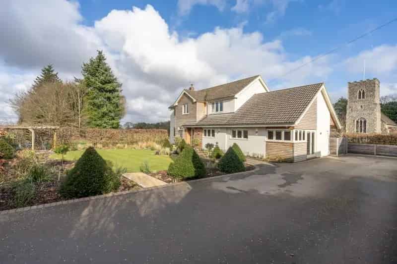 5 Bedroom Detached House East Carleton