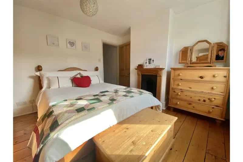 3 bed property for sale