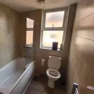 1 Bedroom Apartment Manchester - 35m² Flat Near Public Transport