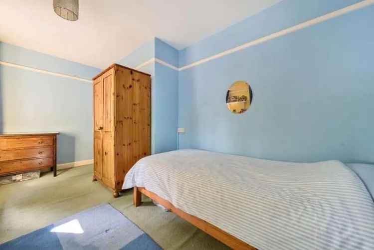 4 Bed House for Sale - Extended Family Home