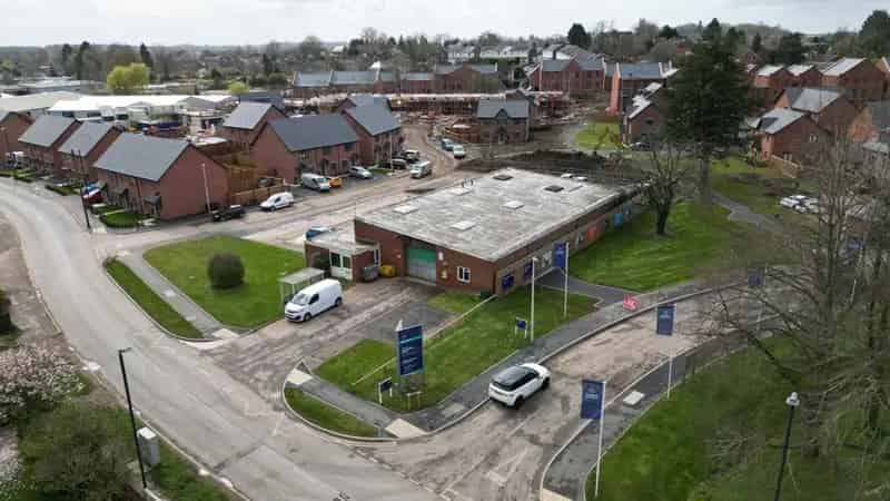 Vehicle Garage and Workshop Space with Office Accommodation