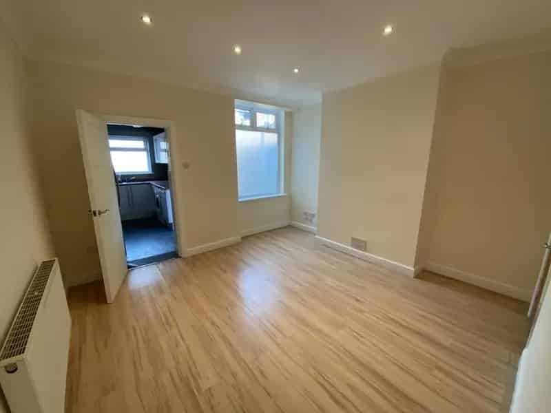 2 Bedroom House To Rent Available 2025