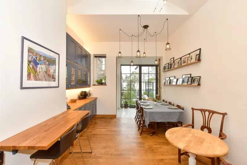 3 bedroom link detached house for sale