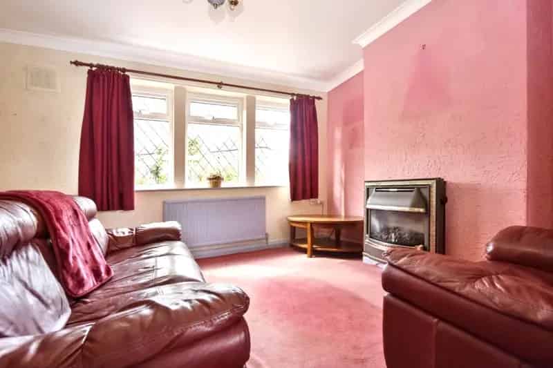Three Bedroom Semi Detached House WF4 Ample Parking Large Plot