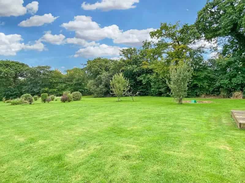 4 Bedroom Detached Farmhouse with 1.88 Acres and Planning Permission