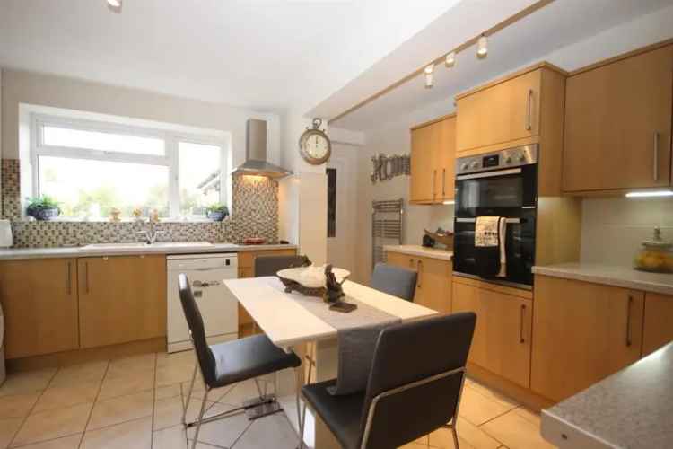 5 Bedroom Detached House for Sale in Putnoe