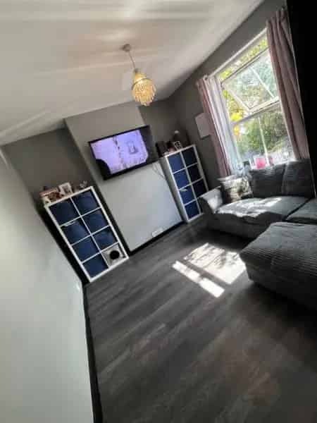 2 Bed House Near Town Center - Pets Allowed