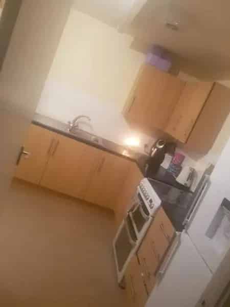 Mid Terraced House 2 Double Bedrooms Large Garden Close to Amenities