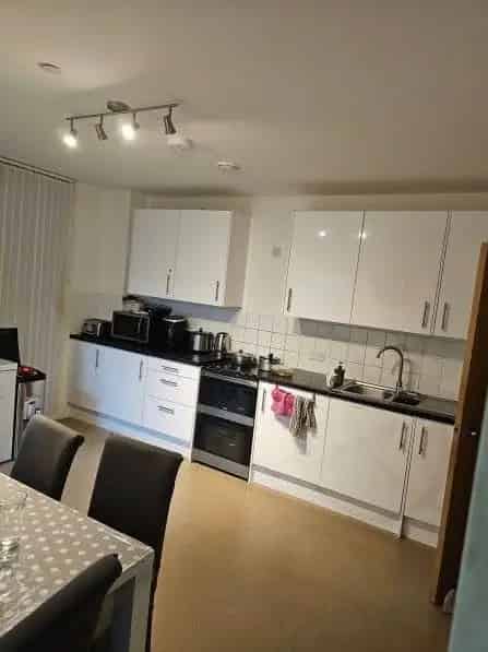 2 Large Bedroom Flat Near Canary Wharf
