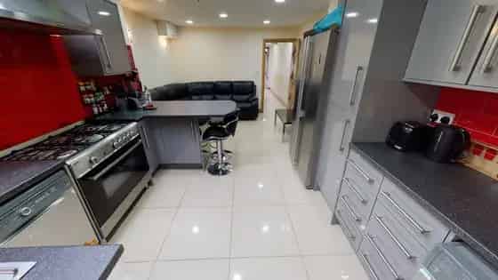 6 Double Bedroom House Birmingham