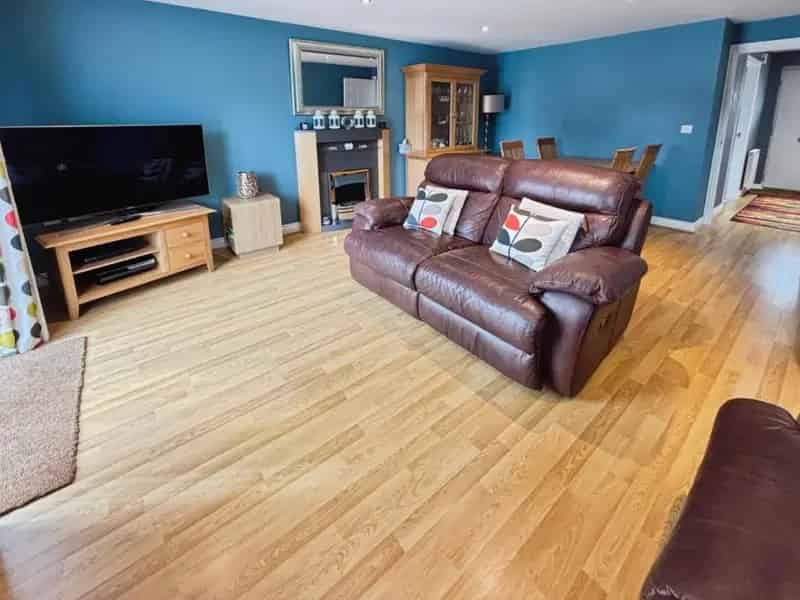 4 Bed Semi-Detached House for Sale