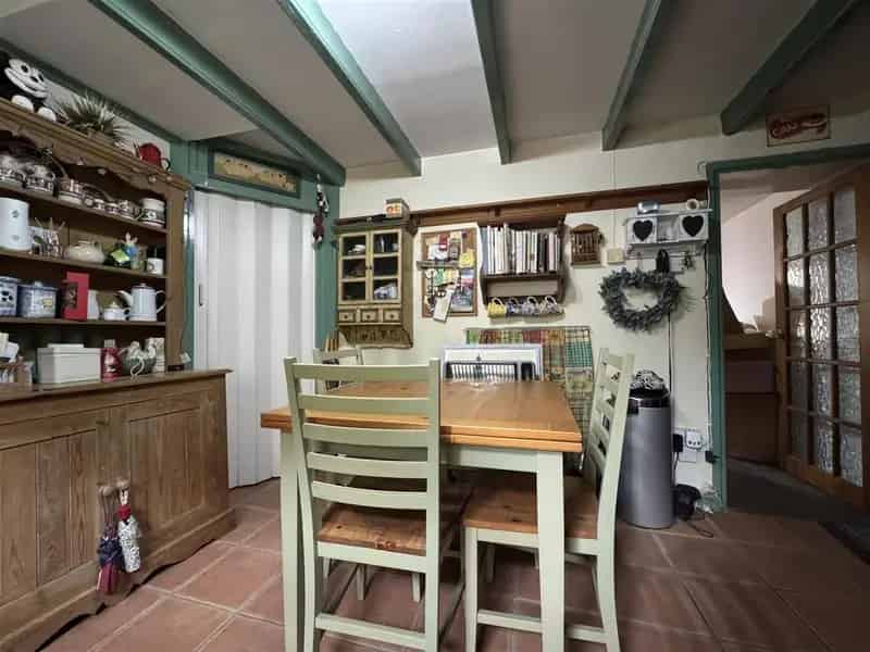 2 Bedroom Grade II Listed Cottage for Sale