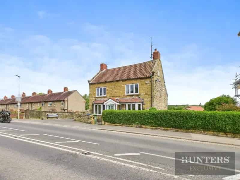 3 Bed Detached House for Sale in Burniston