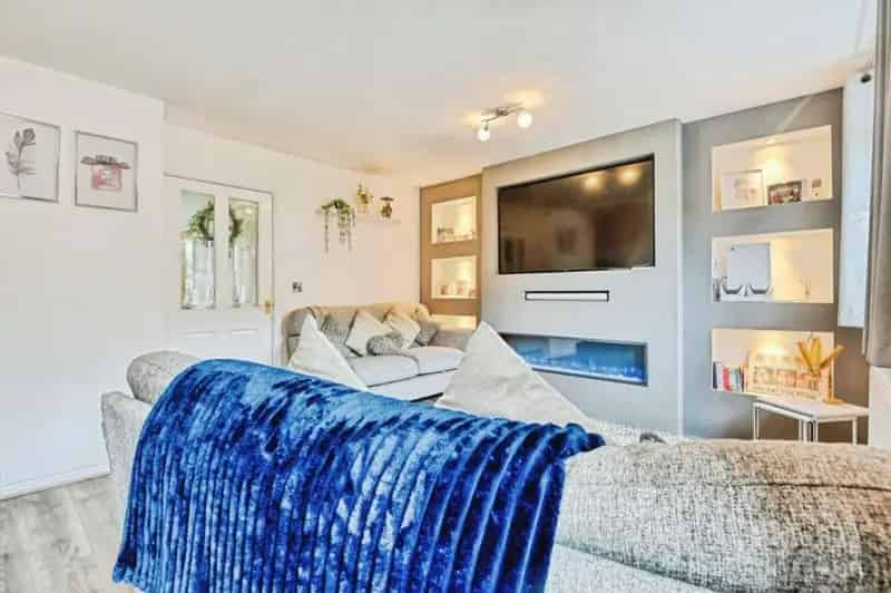 3 Bed Semi-Detached House for Sale