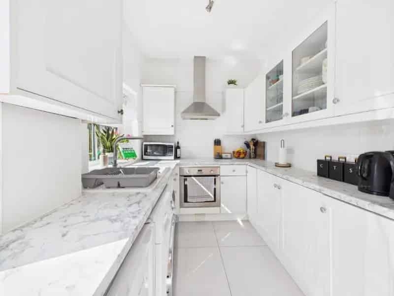2 Bed House for Sale in Desirable Village Location
