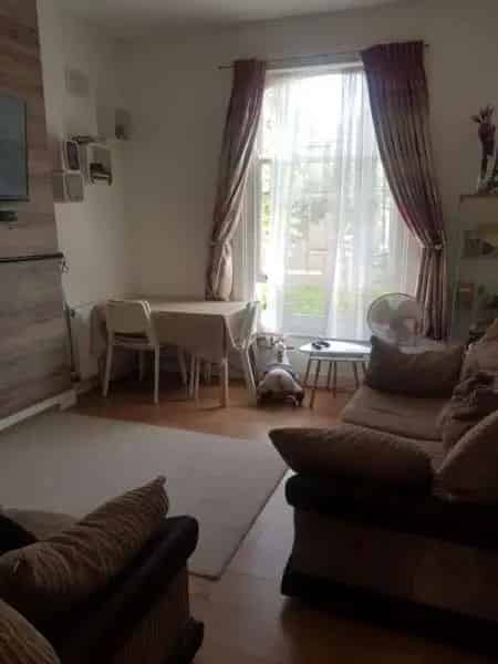 2 Bed GFF 2 Double Bedrooms Large Garden