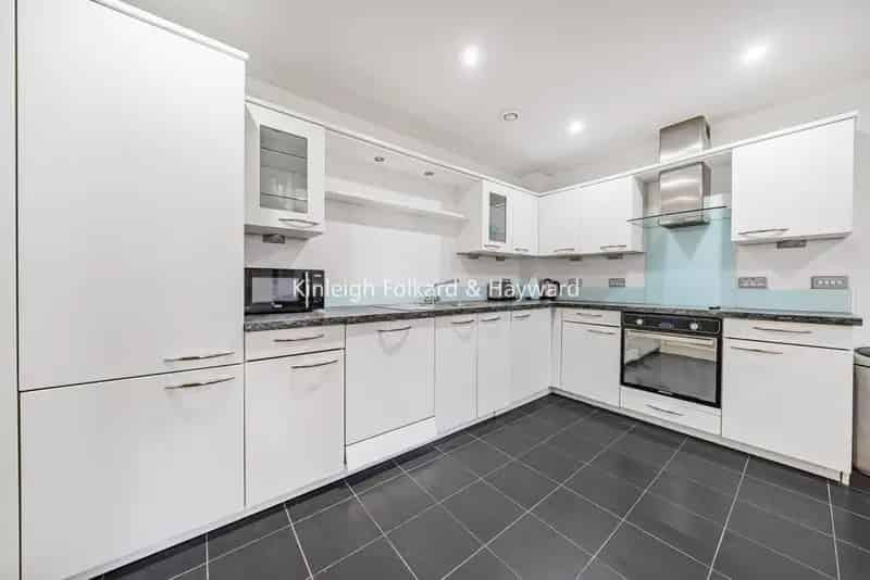 Spacious 2-Bedroom Apartment near Bromley Town Centre