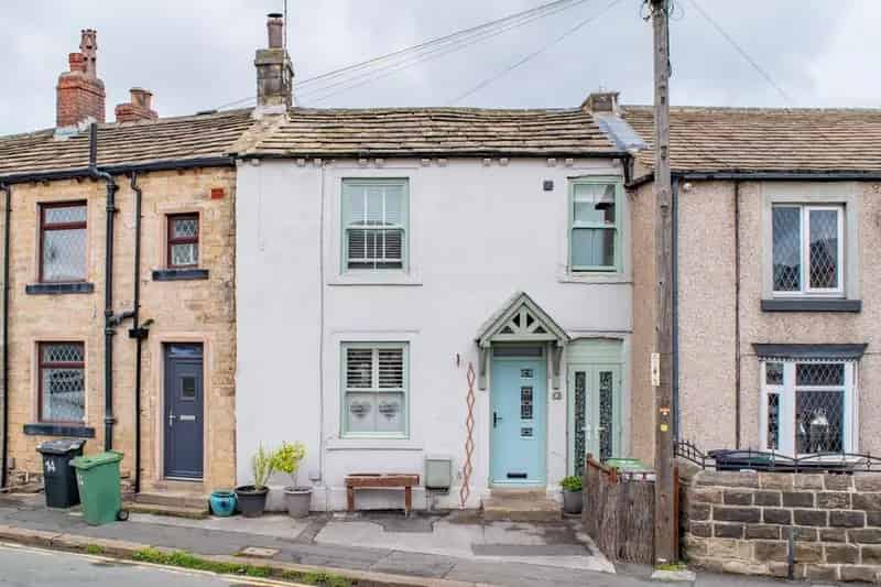 2 Bedroom Terraced House for Sale Near Leeds City Centre