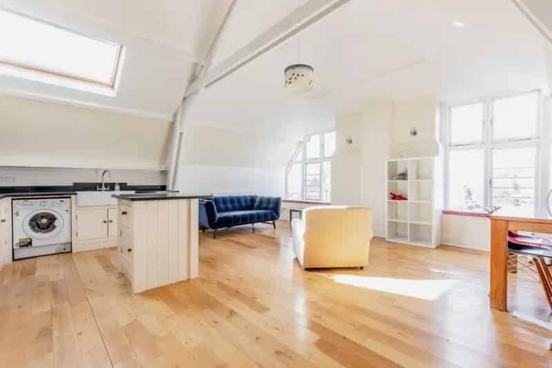 Clifton College View Apartment 2 Beds 2 Baths Parking
