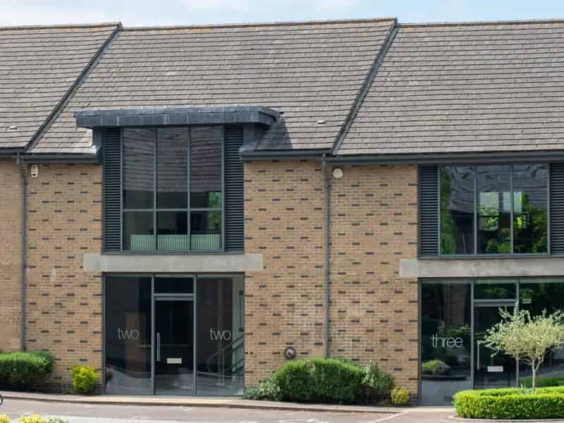 Refurbished Office Building with High-Speed Fibre and Modern Amenities