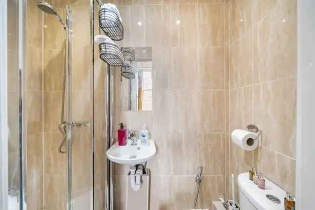 Flat to Rent Oxford Street London W1C