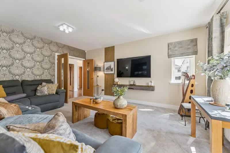 6 Bedroom Detached House for Sale in Scotland