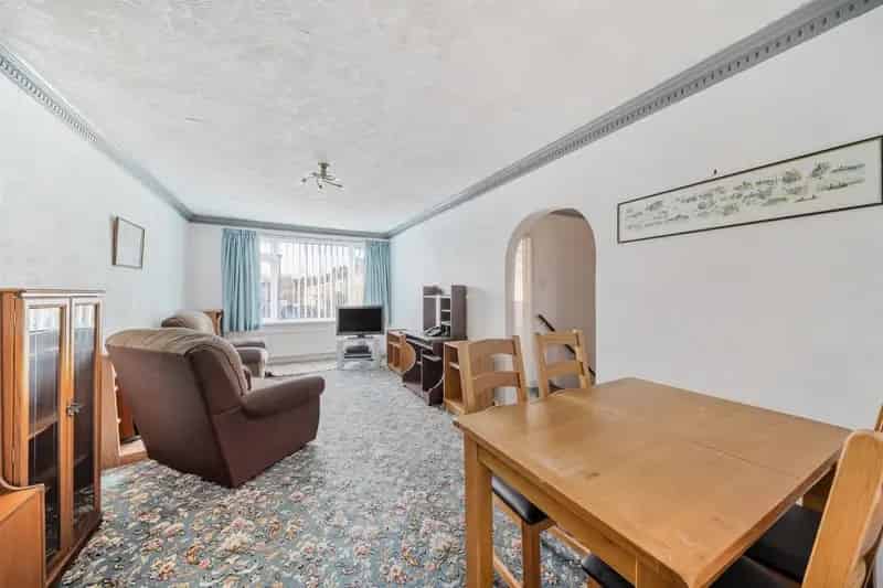 Two Double Bedroom Maisonette Requiring Modernisation