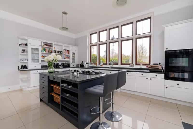4 Bed Grade II Listed House in 13 Acres
