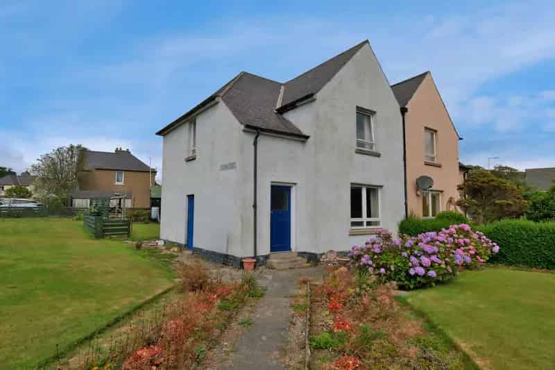 Three Bedroom House for Sale in Cove