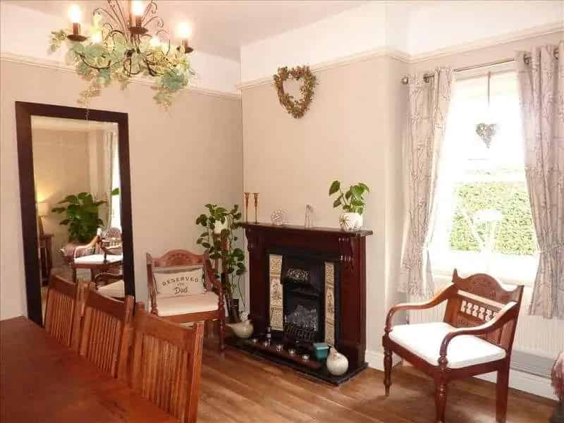 4 bed house for sale