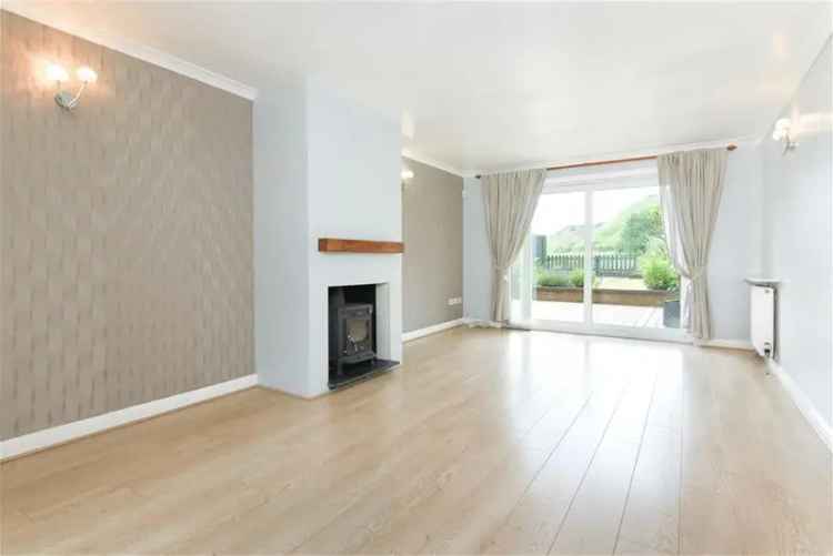 5 Bed House - Detached with 4 Reception Rooms