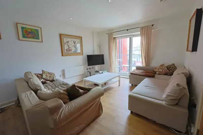 3 Bedroom Flat House to Rent