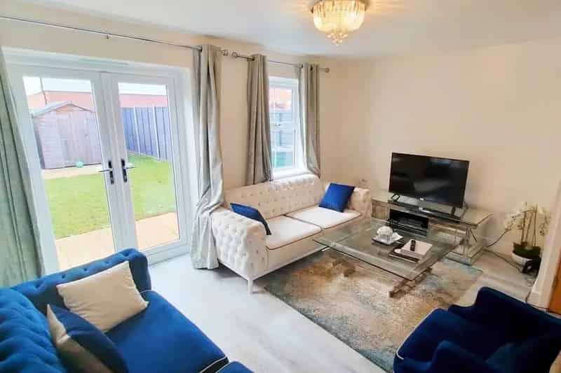 Stunning Three Double Bedroom Home with En-Suite and Garage