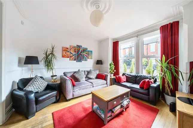 Four Bedroom Edwardian House for Sale in Coldfall Avenue N10