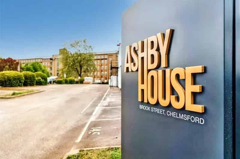 Luxury Studio Apartment near Chelmsford Train Station