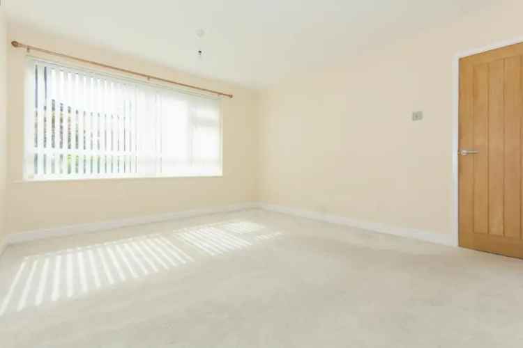 2 Bed Flat for Sale in Solihull - Extended Lease No Onward Chain