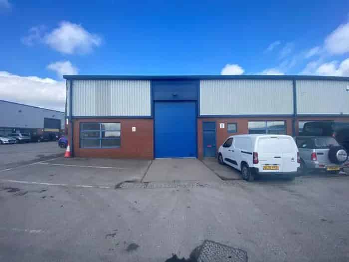 Warehouse Accommodation Near A38 and M1 Motorway