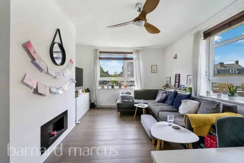 One Bedroom Flat Clapham High Street Near Tube Station