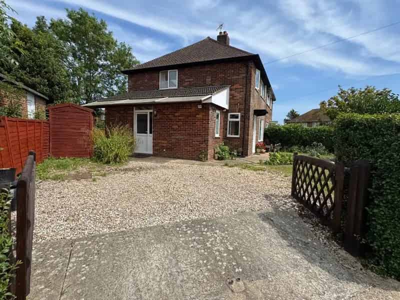 3 Bedroom Semi Detached House Folkestone Kent
