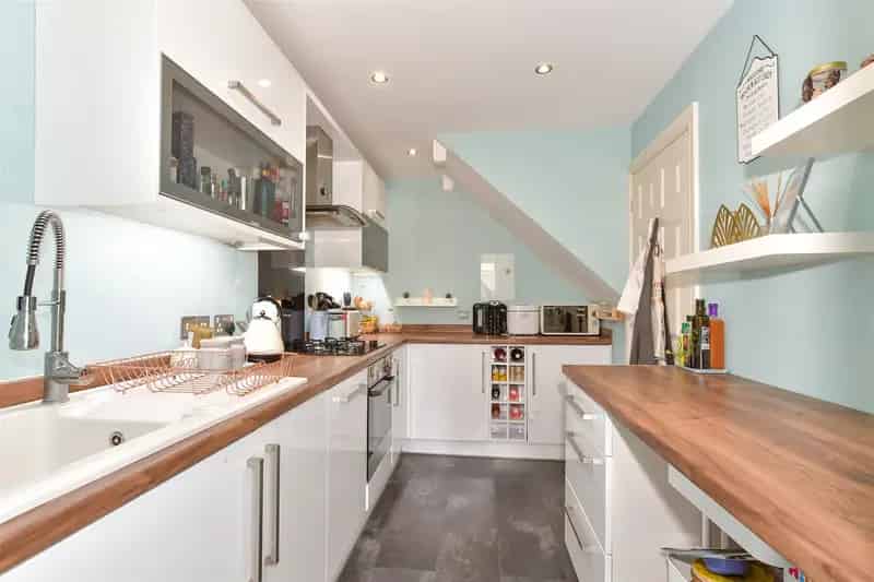 3 Bedroom End of Terrace House for Sale in Greenhithe