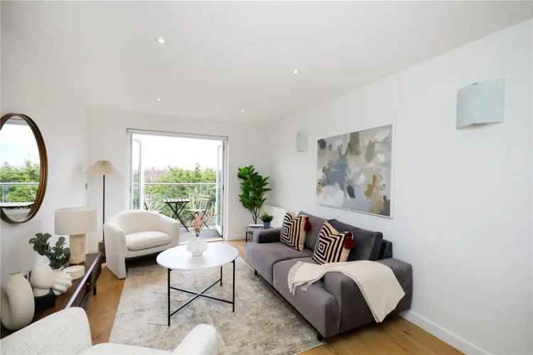 1 Bedroom Flat Apartment in London Near South Ealing Station