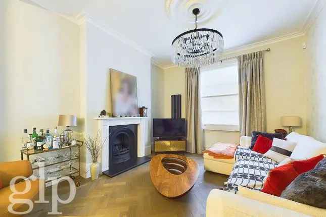 Semi-Detached House for Rent Connaught Street London W2