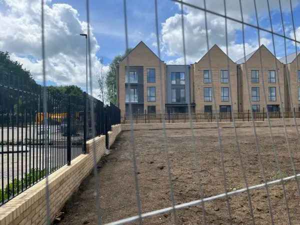 Spacious New Build Flat Ashford