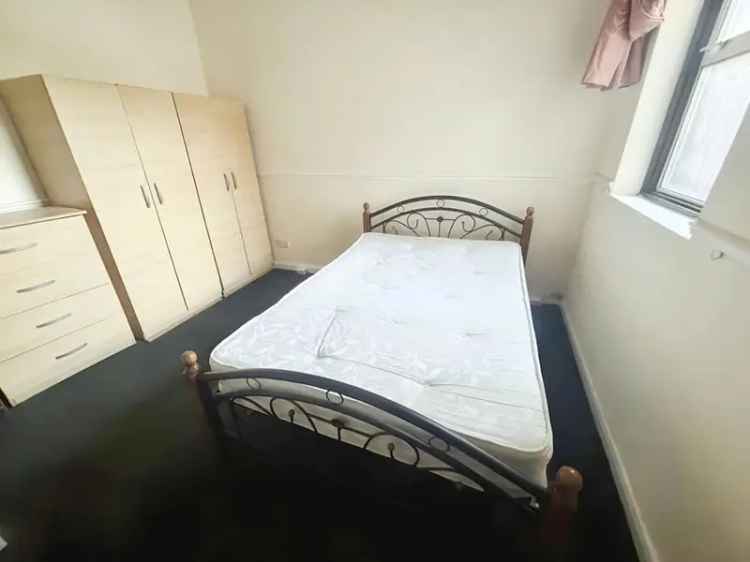 Furnished Double Room in Manor Park - Bills Included