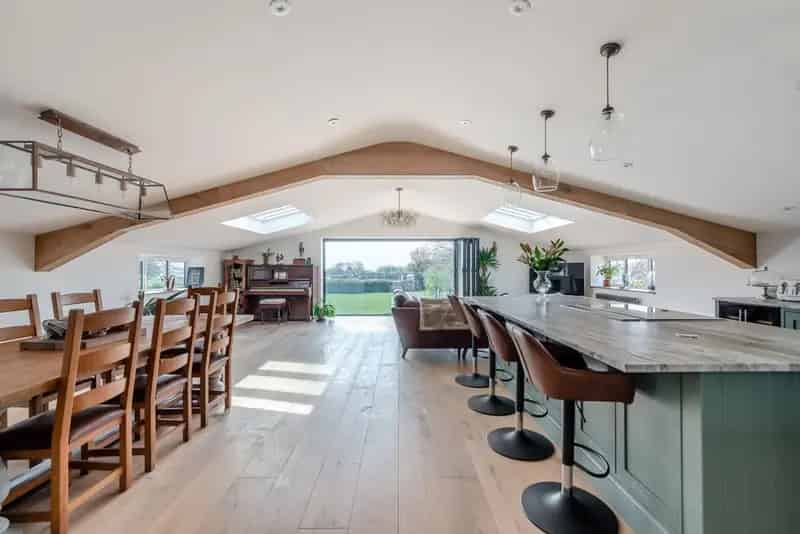 4 Bedroom Barn Conversion in 21 Acres with Equestrian Facilities