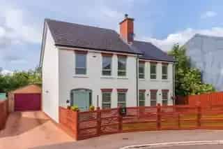 Detached Family Home with Granny Annexe and Garage